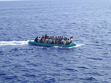 Arrivo_di_migranti_nel_mare_di_Lampedusa_-_Arrival_of_immigrants_in_the_sea_of_Lampedusa,_Italy